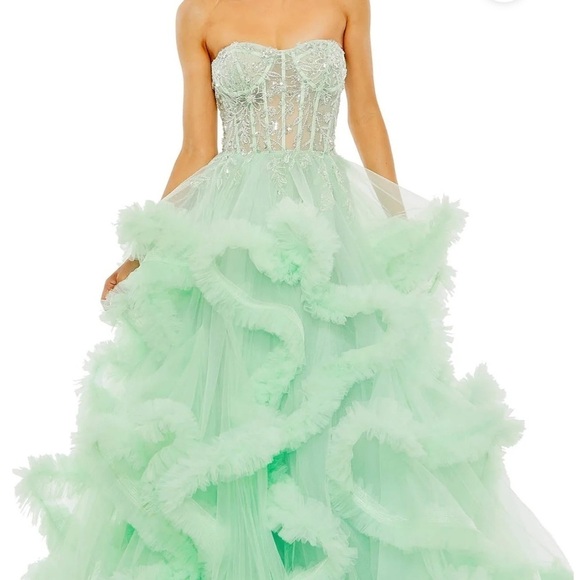 MAC DUGGAL 20542 NWT Strapless Corset Detail Tulle Layered Gown size 2. - Picture 6 of 17